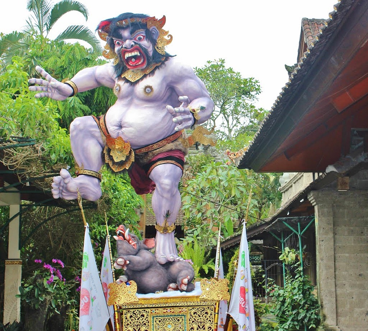 Ogoh ogoh nyepi bali parade maart